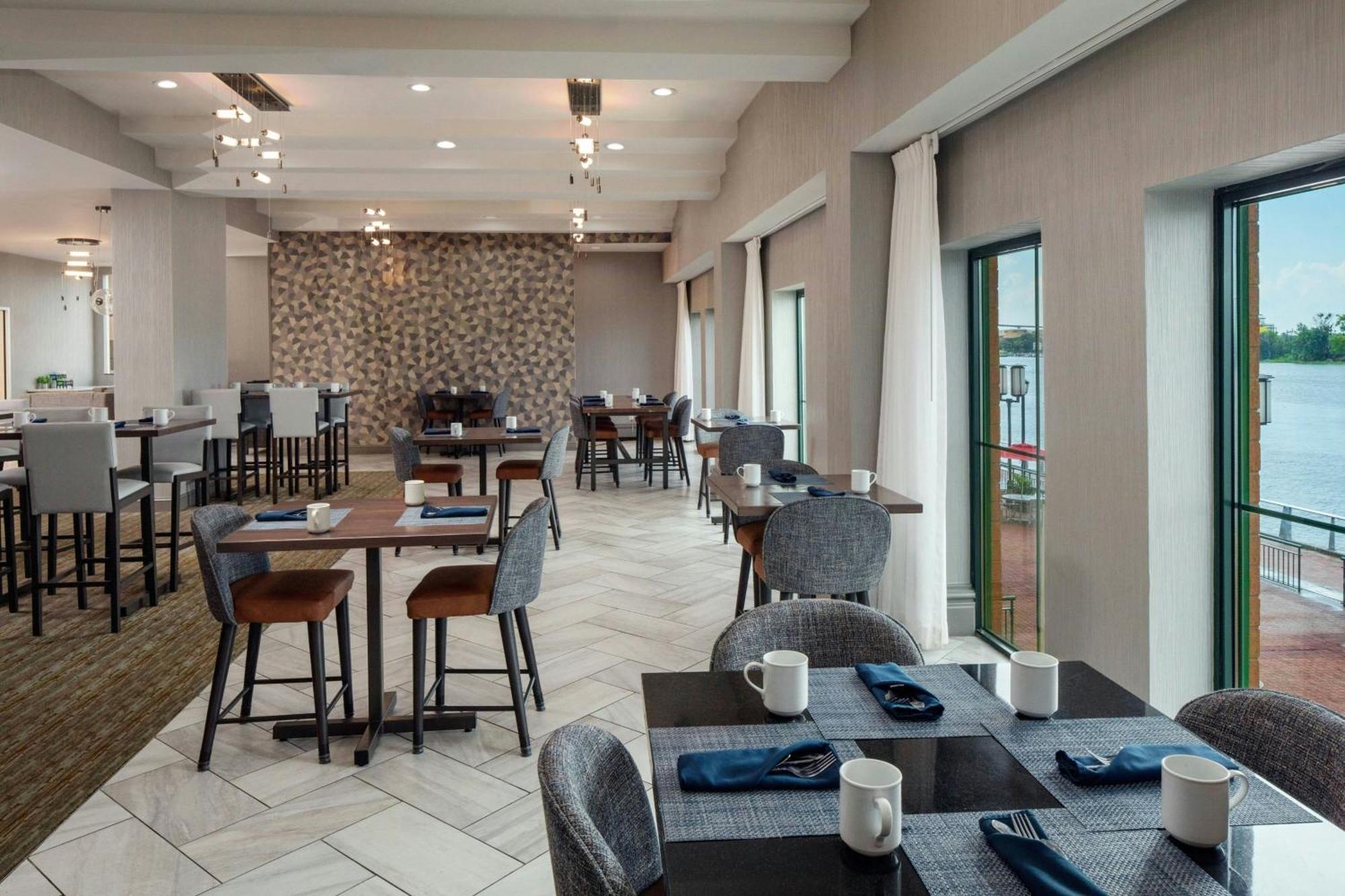 Marriott Savannah Riverfront Exterior foto